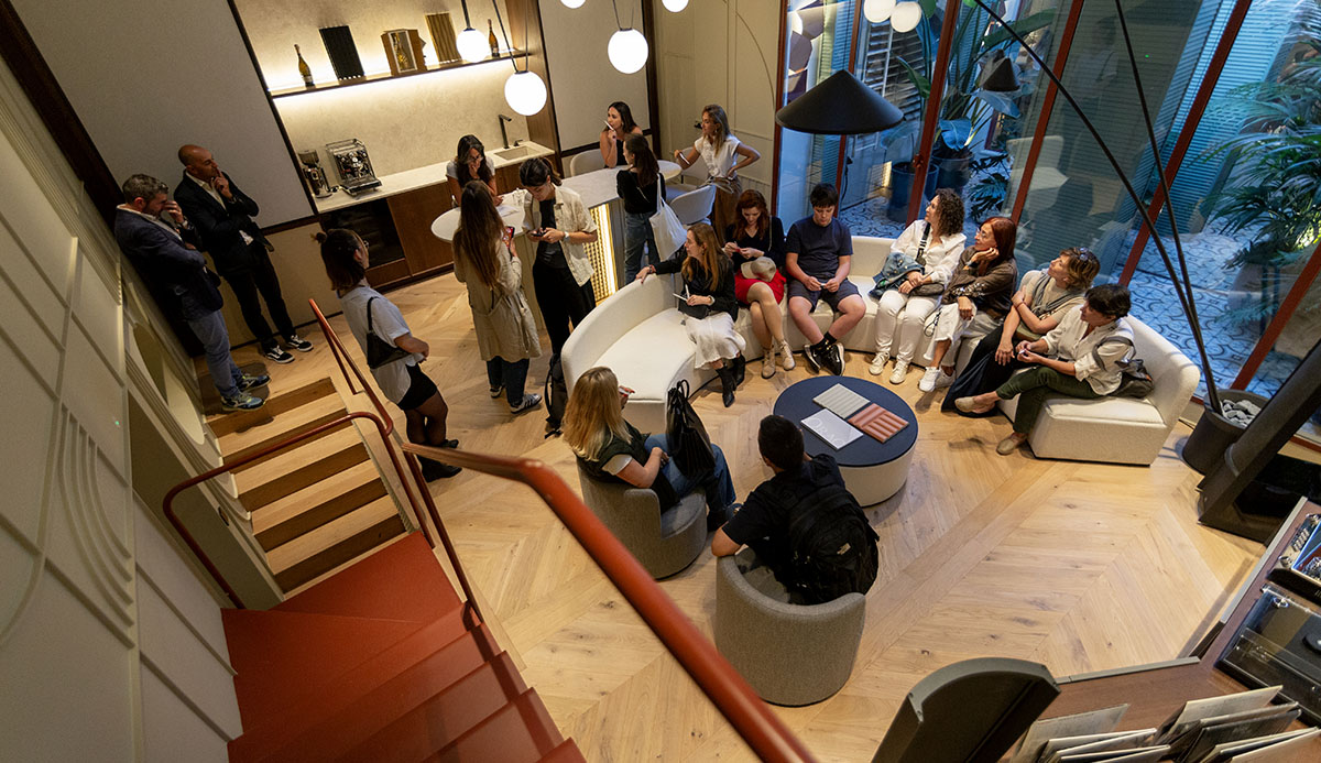 Espacio de The Room en Orac Decor